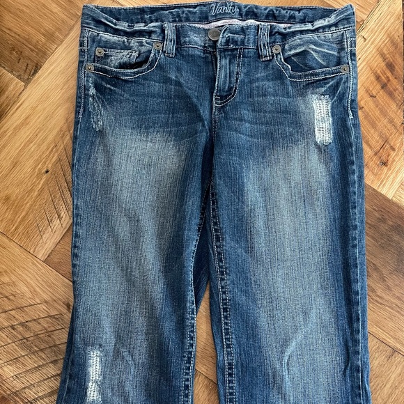 Vanity Jeans - Picture 2 of 5